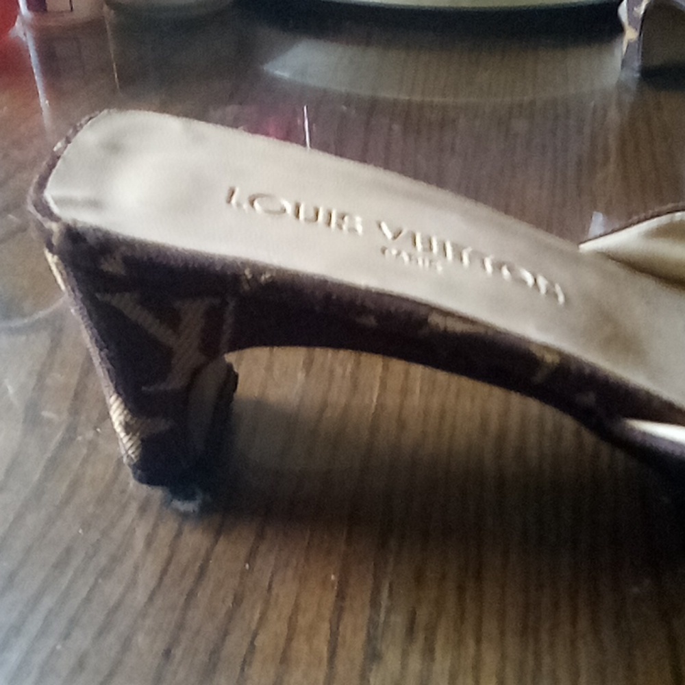 Louis Vuitton sandals - Picture 4 of 4